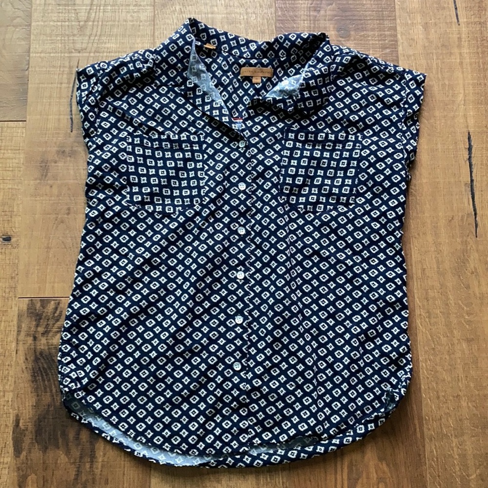 Jach’s Girlfriend short sleeve button down, medium